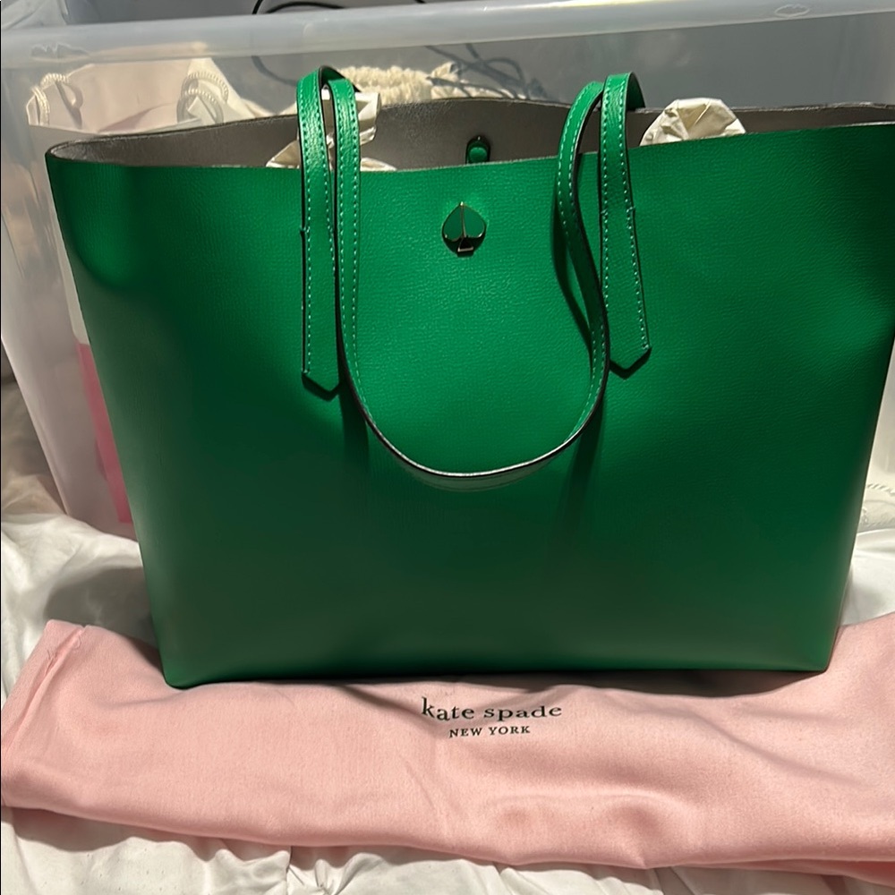 Kate Spade Green Leather Tote Sophisticated Design